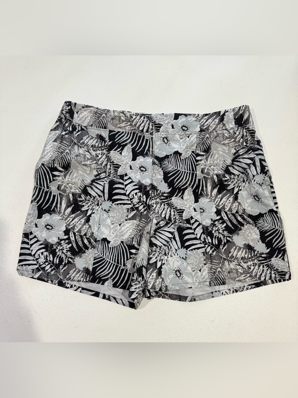 Women’s Columbia Floral Tropical Print Quick Dry Shorts Size Large
